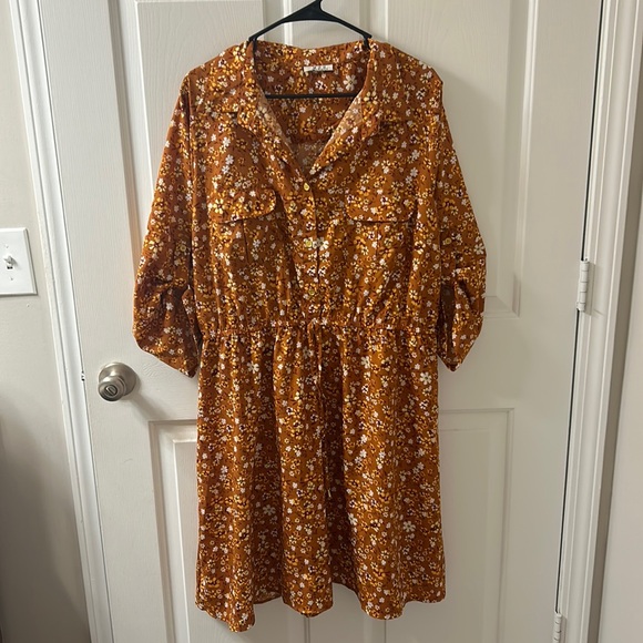 Dresses & Skirts - MPH brand, size between XL/2XL it could honestly fit both, worn a few times